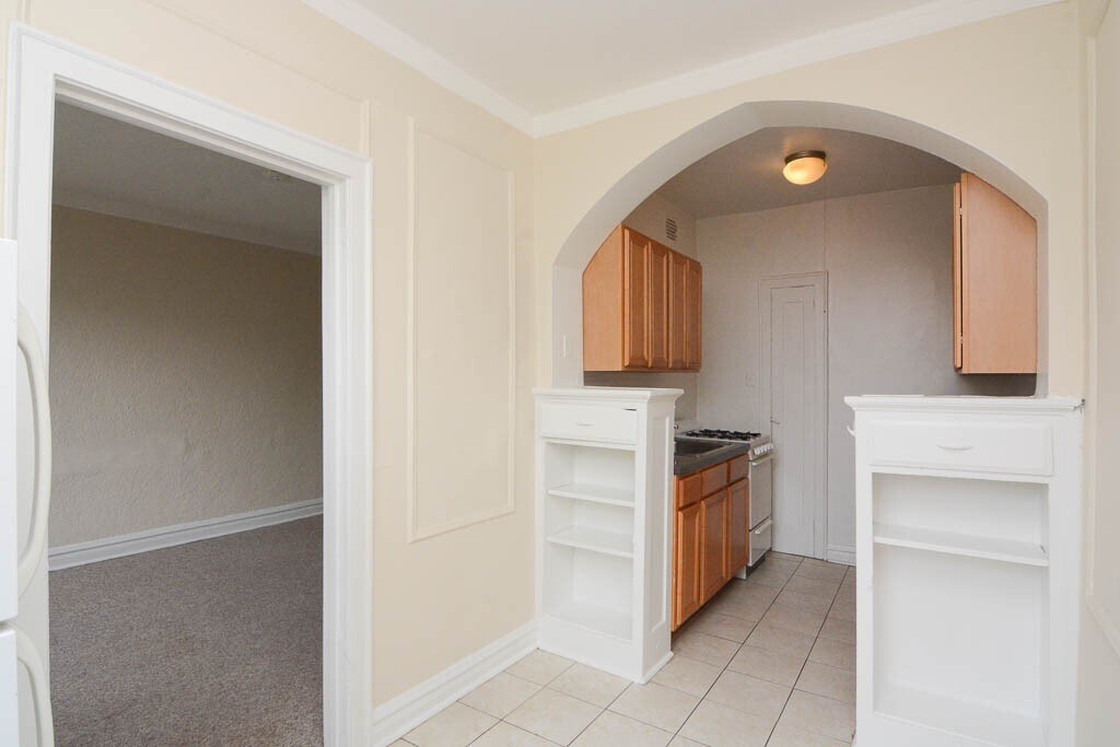 Building Photo - 4842 N Damen Ave