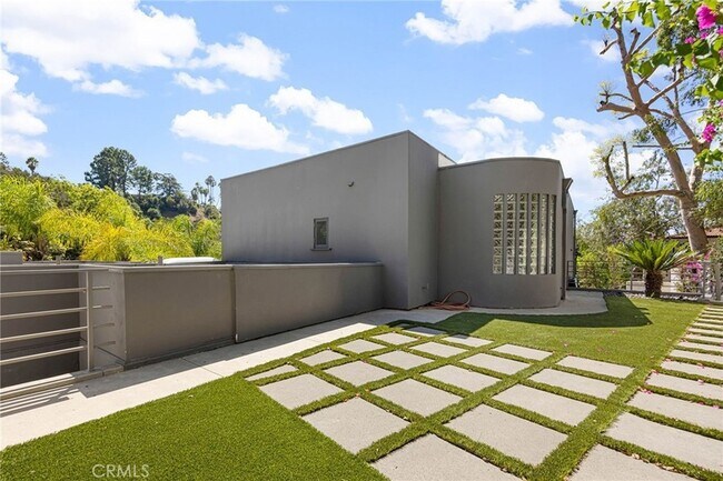 Building Photo - 4119 Dundee Dr