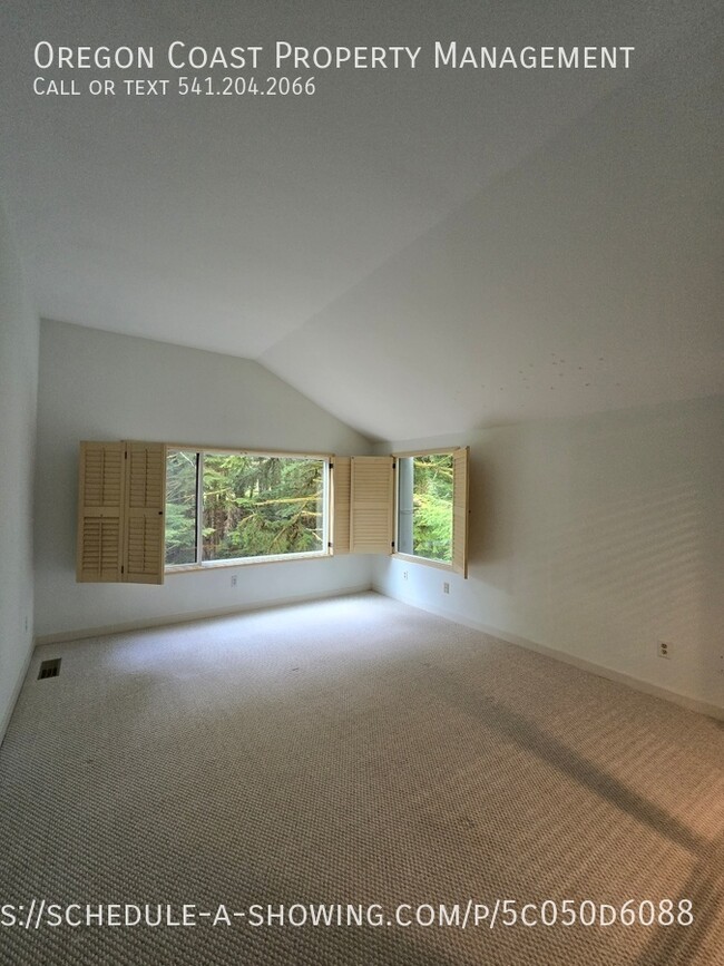 Building Photo - 600 Island Dr