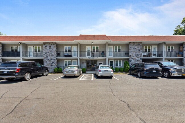 Building Photo - 30 U.S. 9W-SI ID1466835P