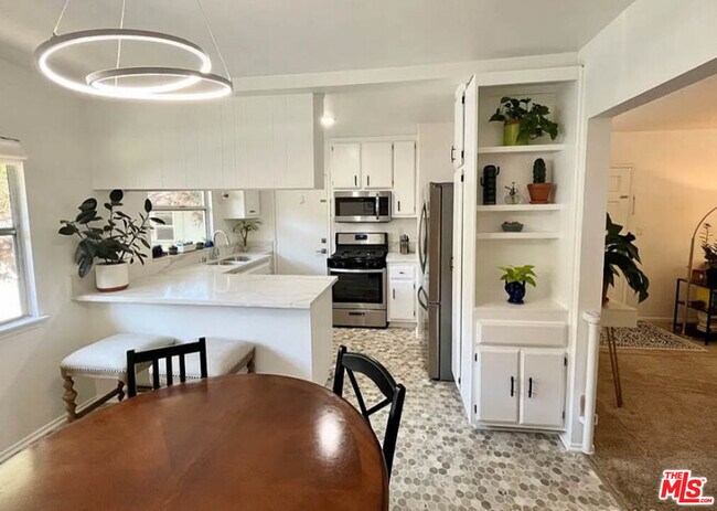 Building Photo - 5829 Bowcroft St