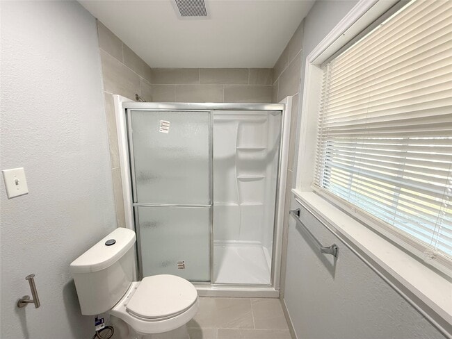 Building Photo - 2206 Eriksson St