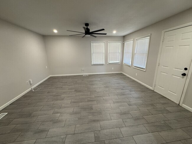 Building Photo - 918 Woodall Ln NW