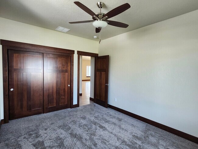Building Photo - 10850 N Brantley Rd