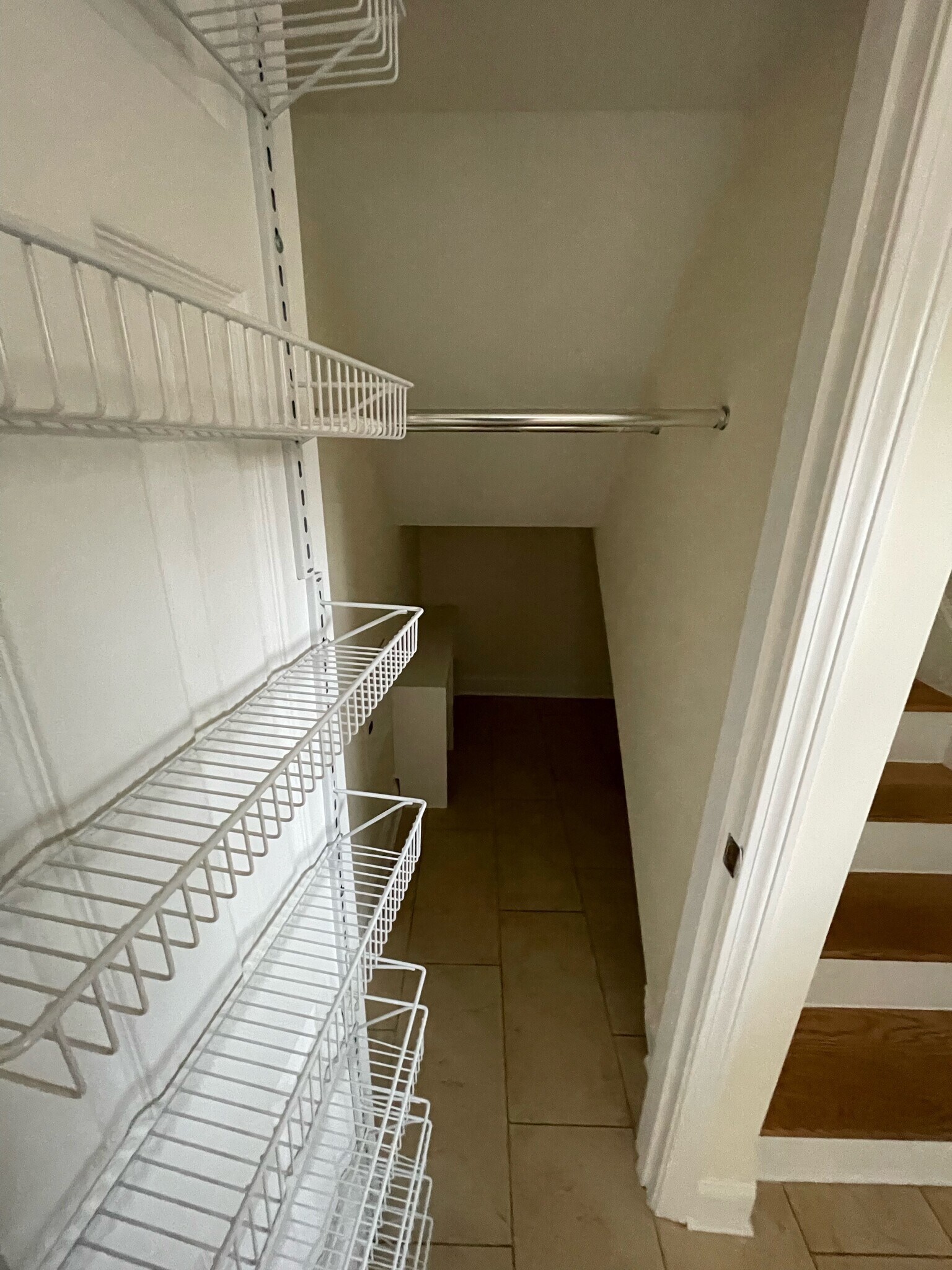 Building Photo - 203 Paine Ct