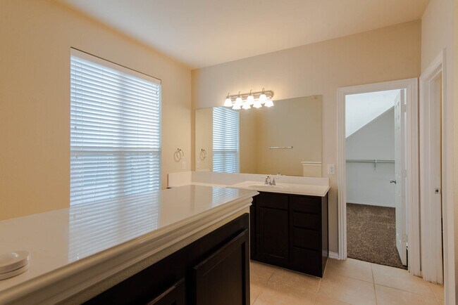 Building Photo - 1512 Cockatiel Dr