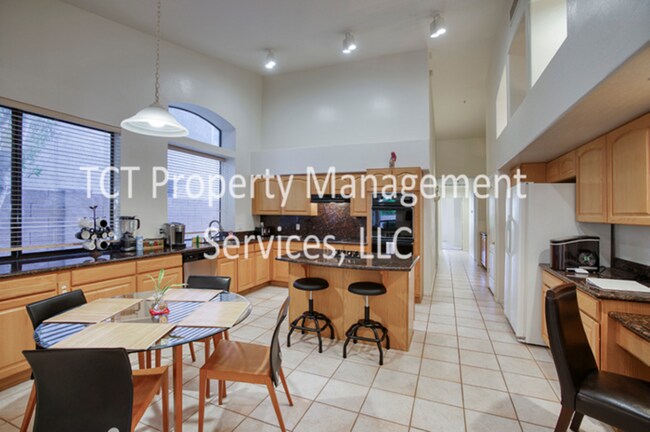 Building Photo - Spacious Four Bedroom Home in Scottsdale