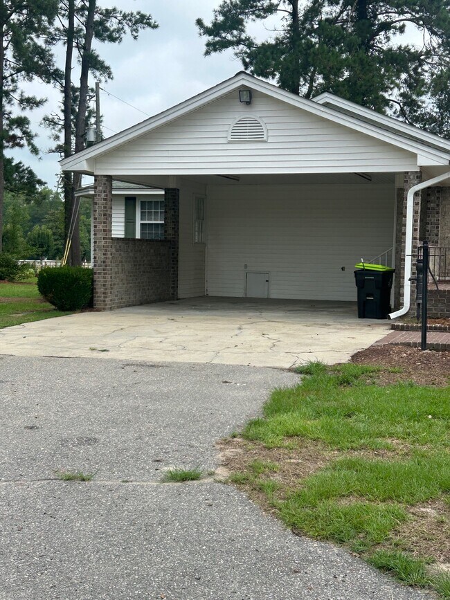 Building Photo - 4560 Smith Rd