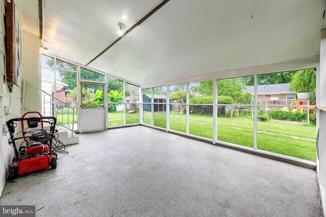 Building Photo - 7215 Normandy Ln