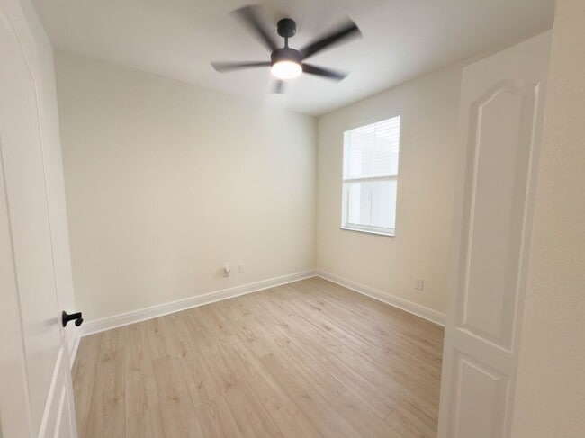 Building Photo - 4301 SW 160th Ave