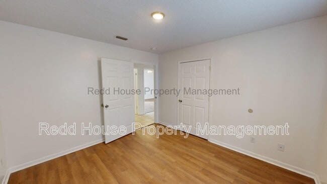 Building Photo - 215 Damascus Rd