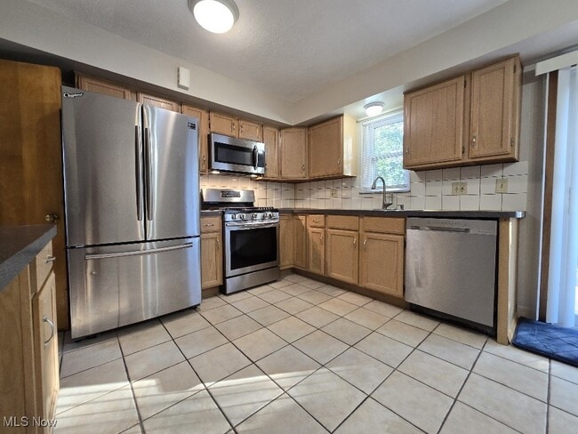 Building Photo - 24387 Lebern Dr