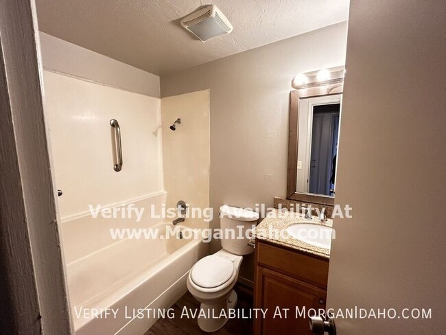 Building Photo - 697 White Cloud Dr