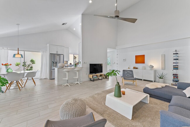 Building Photo - 125 Harbourside Cir