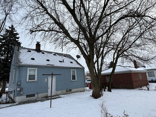 Building Photo - 22517 Petersburg Ave