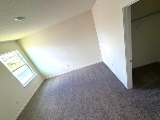 Building Photo - 322 Bracer Way