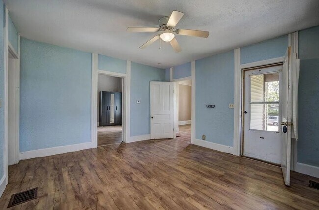 Building Photo - 330 W Withrow St