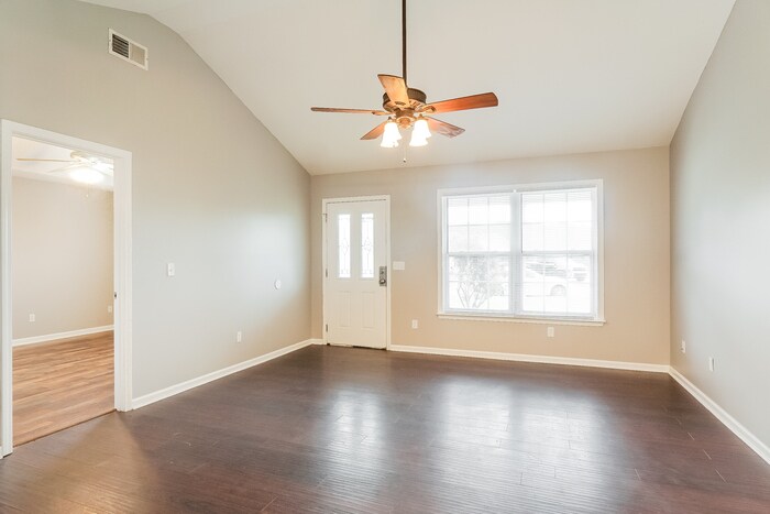 Building Photo - 18372 Peyton Ln
