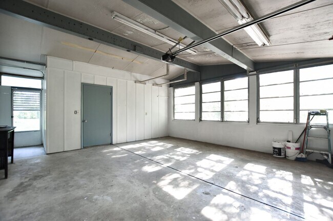 Building Photo - 3530 NW 34th Pl