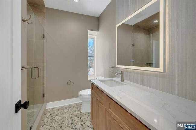 Building Photo - 49 Park Ave