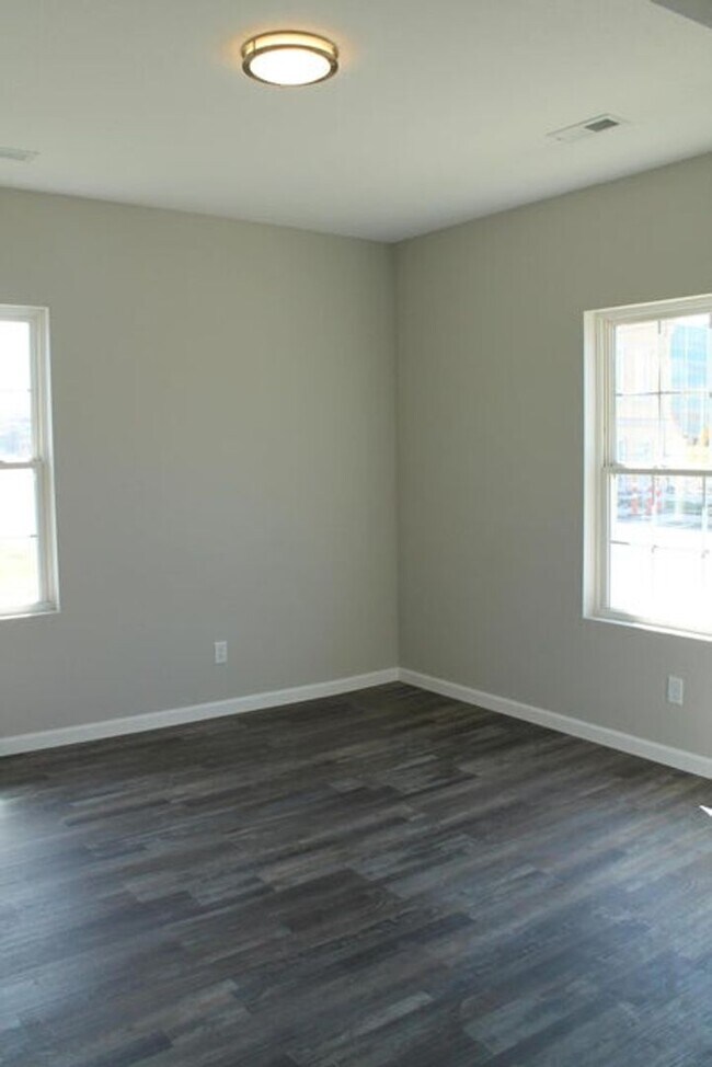 Building Photo - Modern Elegance Meets Comfort – Fully Remodeled 4BR/2BA Dream Home!