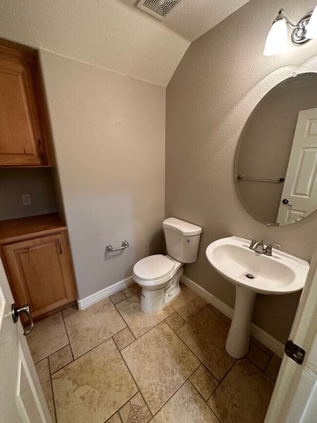 Building Photo - Beautiful 4  bedroom, 2.5 bath home in Garin Ranch