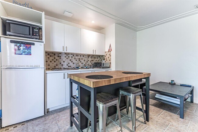 Building Photo - 15200 SW 163rd St