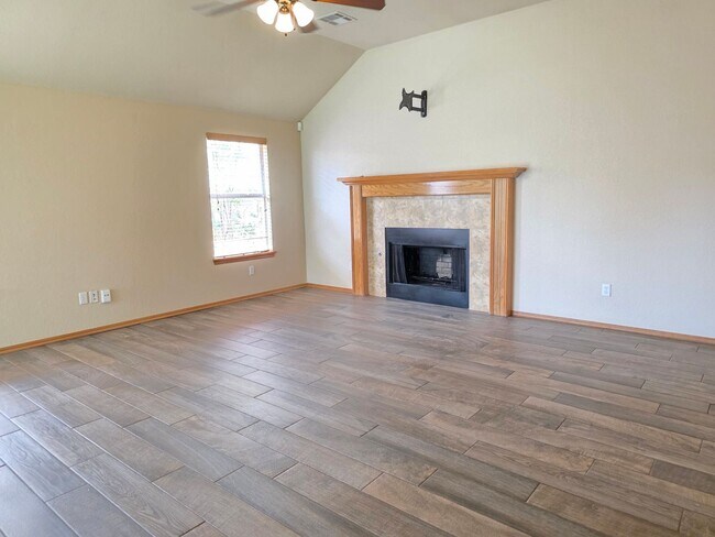Building Photo - Great Home in Edmond School District + Ref...