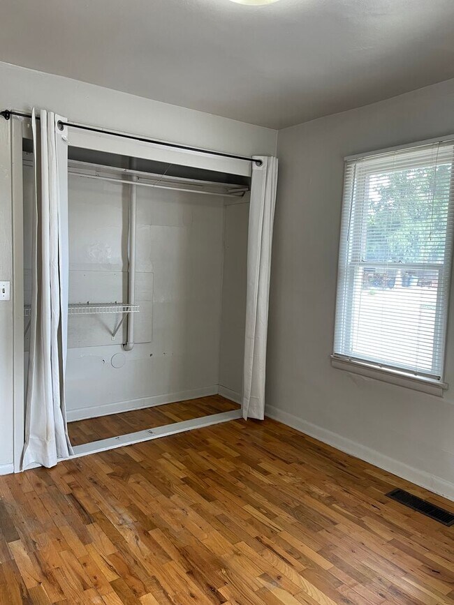 Building Photo - 4 Bed 2 Bath Old Town Fort Collins Home on Corner Lot