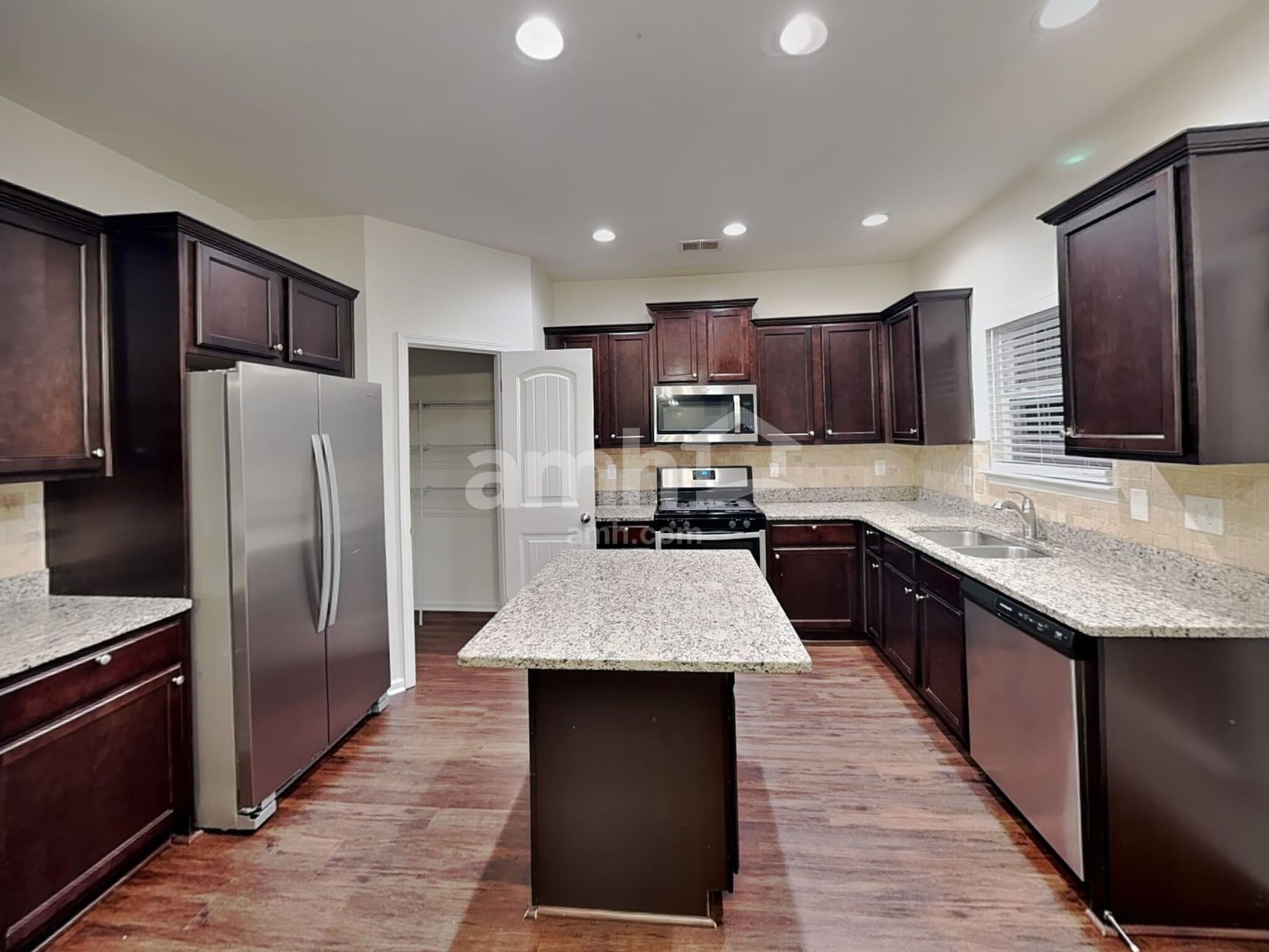 Building Photo - 1386 Key Manor Ln