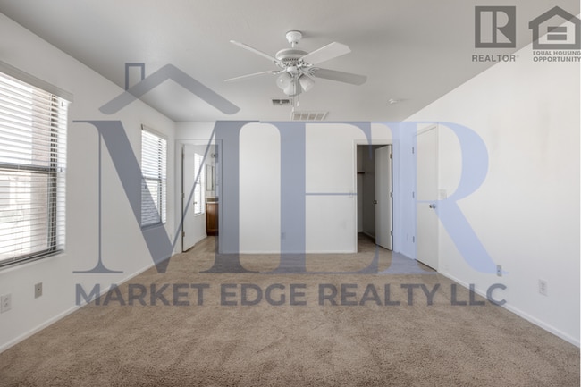 Building Photo - 3Bed/2.5Bath House at Honeycutt Ave/Hogene...