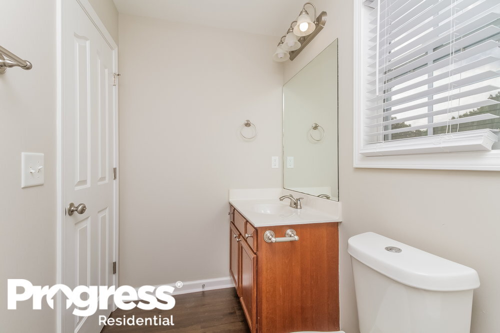 Building Photo - 1476 Priestshore Bay