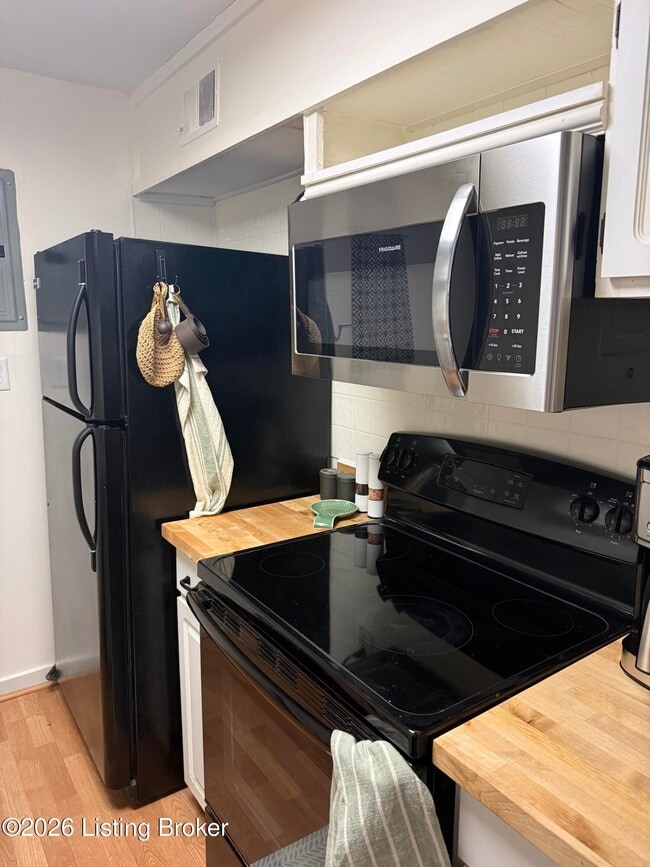 Building Photo - 1040 Cherokee Rd