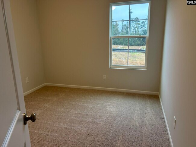 Building Photo - 387 Pinaster Path