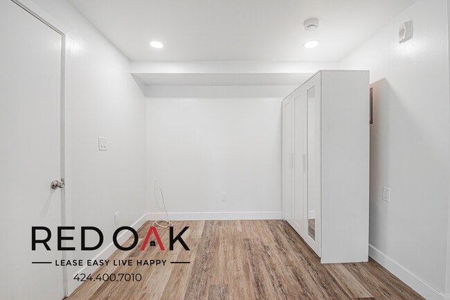 Building Photo - 254 S Carondelet-260-11