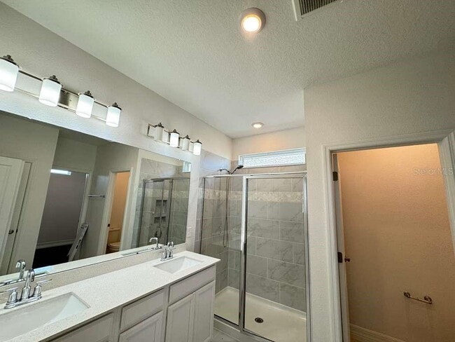 Building Photo - 15024 Stuttgart Aly