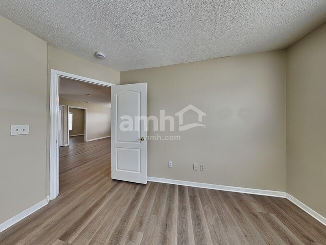 Building Photo - 27602 Sky Lake Cir