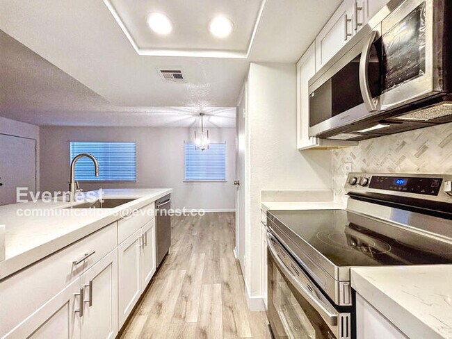 Building Photo - 72666 Bursera Way