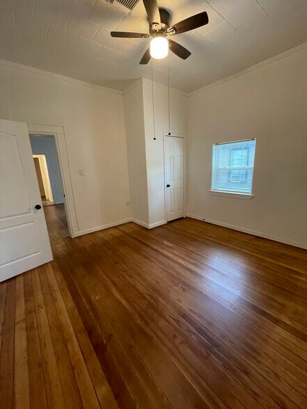 Building Photo - 5332 Lindsley Ave