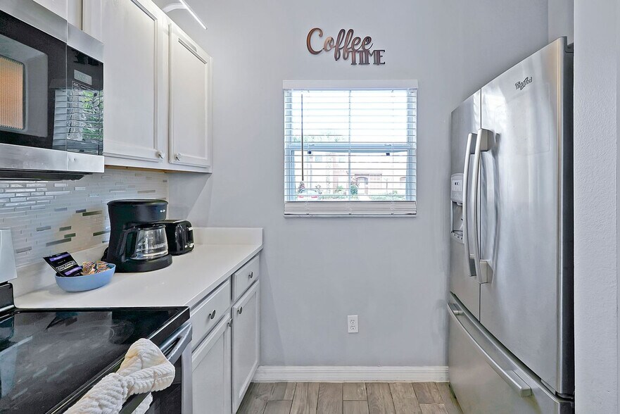 Building Photo - 8574 Bay Lilly Loop