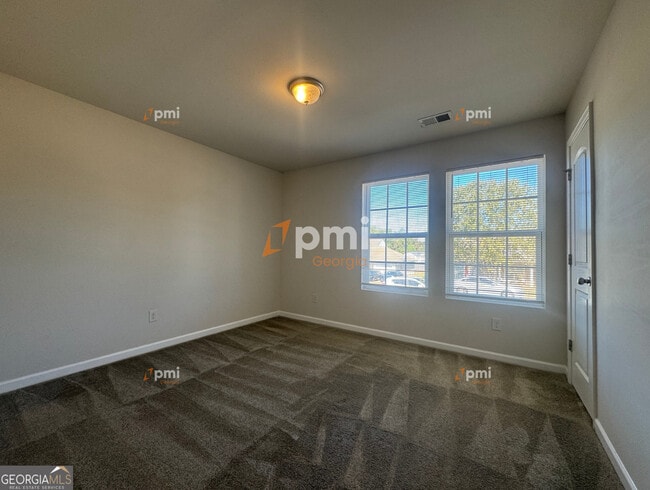Building Photo - 104 Sarah Ln