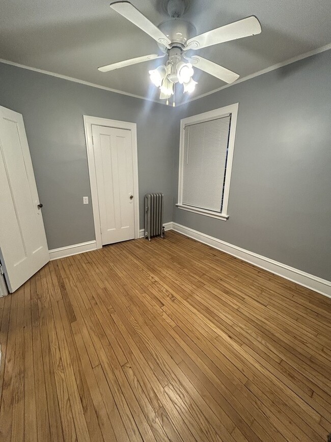 Building Photo - 7113 S Emerald Ave