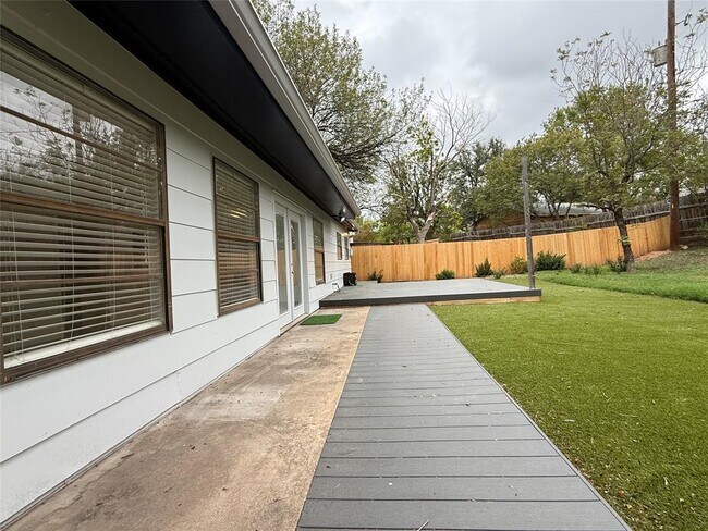 Building Photo - 5413 Coventry Ln