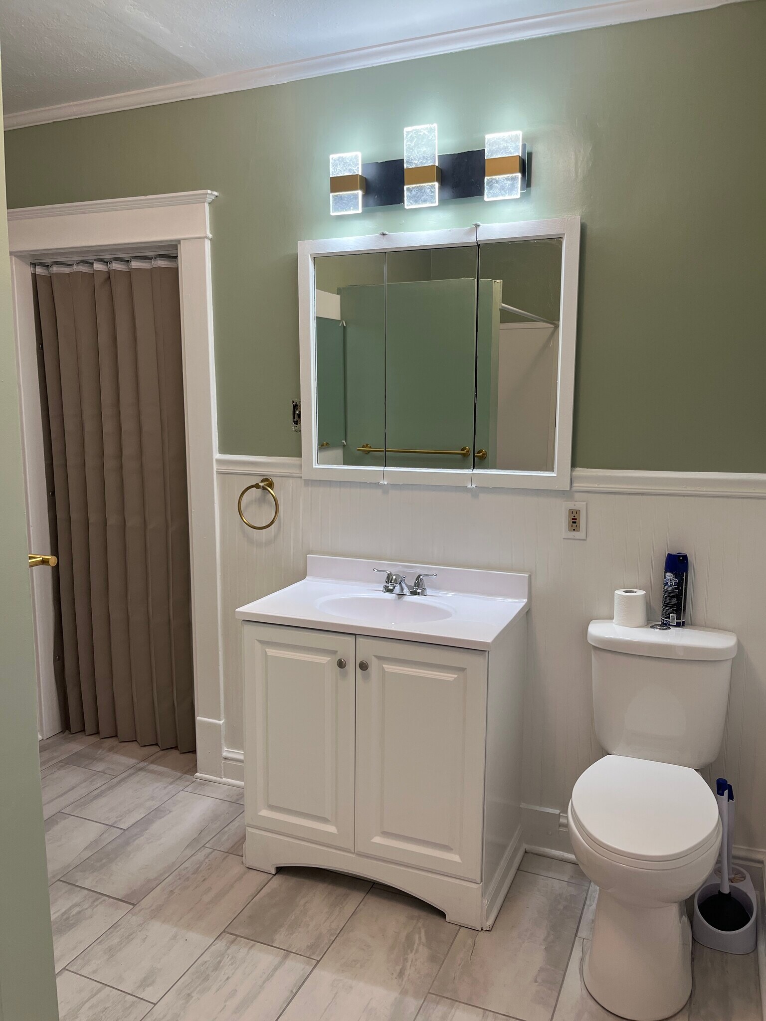 Building Photo - 902 Chicago Ave