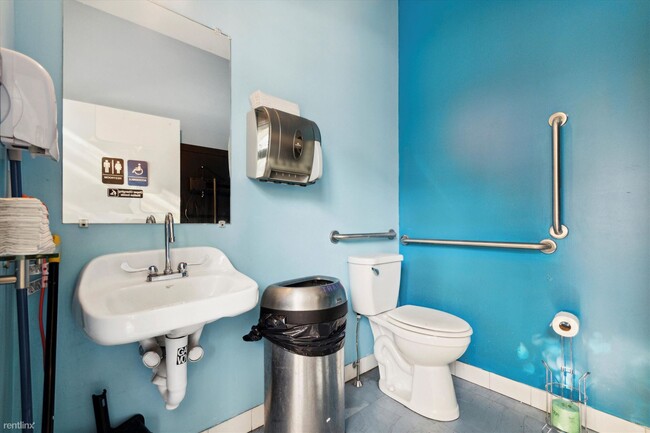 Building Photo - Studio, 1 bath Condo - 1512-18 FRANKFORD A...