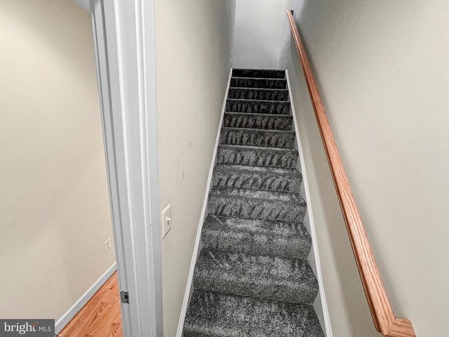 Building Photo - 5610 45th Ave