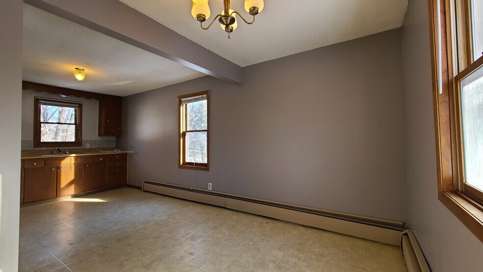 Building Photo - 902 N Hamilton St