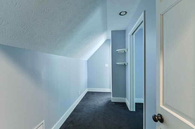 Building Photo - 511 Cannons Ln