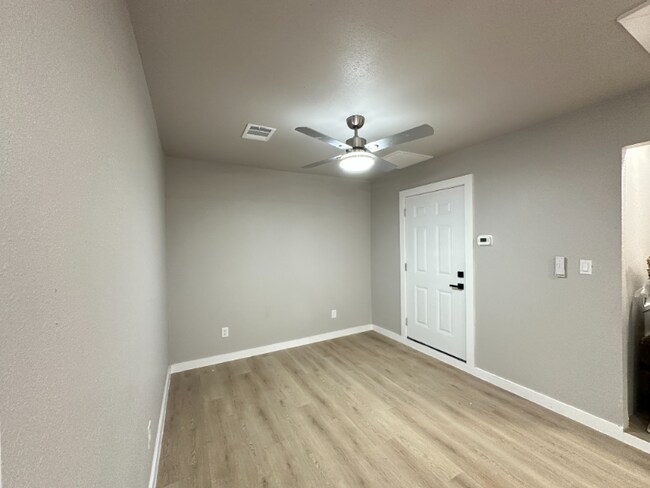 Building Photo - 5926 Par 4 Dr