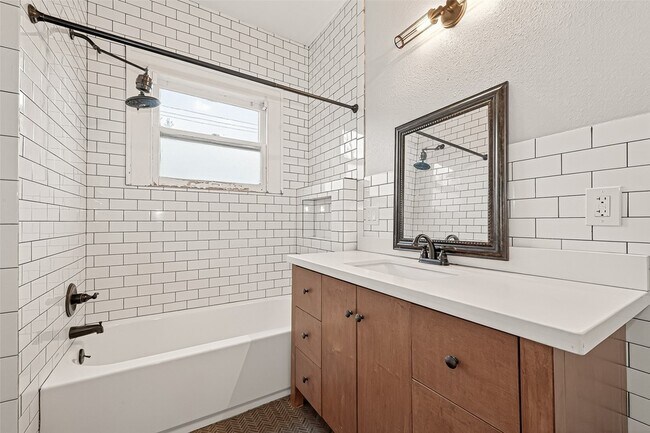 Building Photo - 1603 Branard St